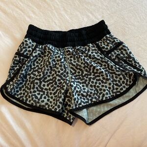 Lululemon Tracker Short III in Blue/Black Dot